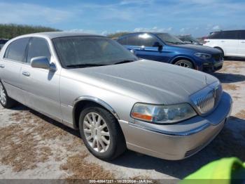  Salvage Lincoln Towncar