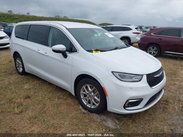  Salvage Chrysler Pacifica