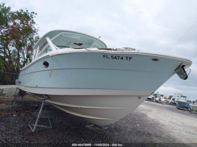  Salvage Robalo Boat