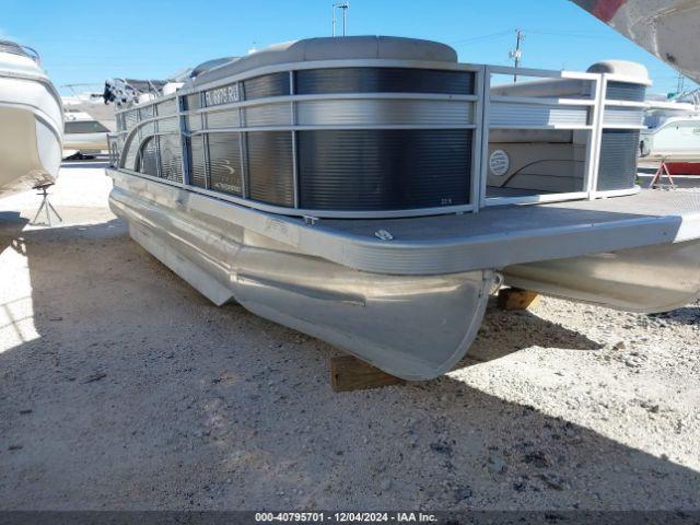  Salvage Bennington Boat