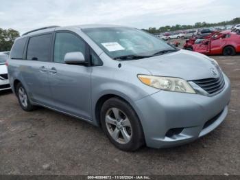  Salvage Toyota Sienna