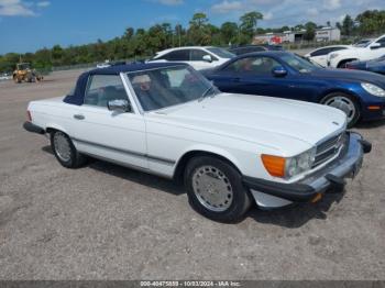  Salvage Mercedes-Benz 560