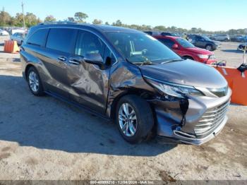  Salvage Toyota Sienna