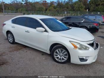  Salvage Nissan Altima