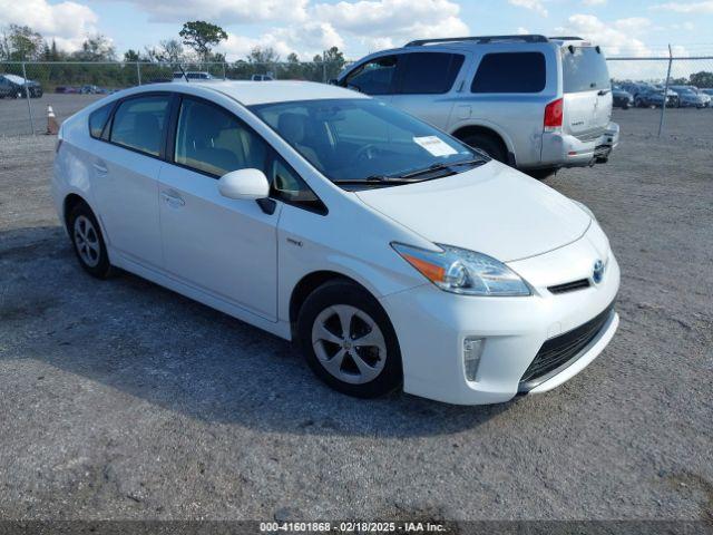  Salvage Toyota Prius