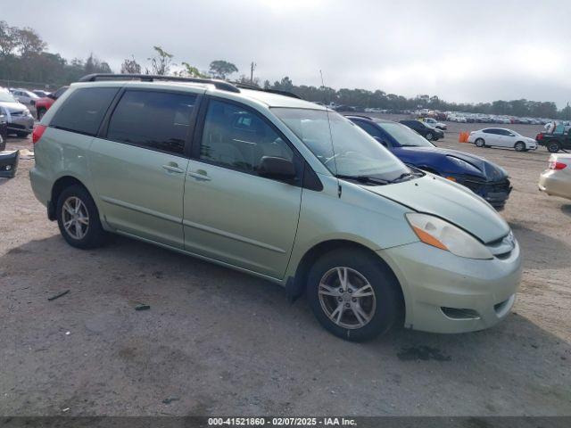  Salvage Toyota Sienna