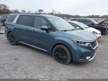  Salvage Kia Carnival