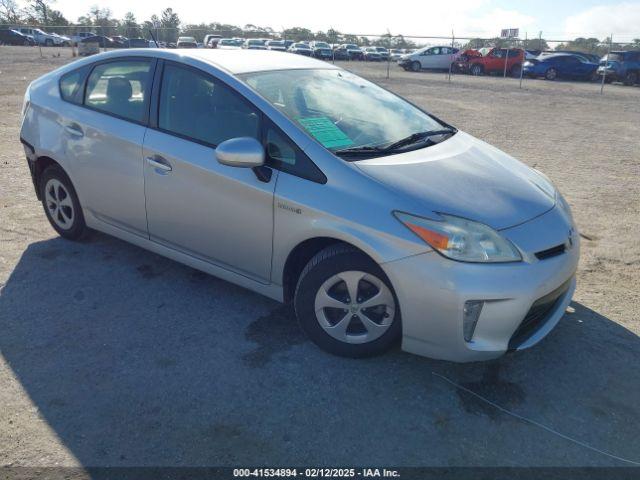  Salvage Toyota Prius