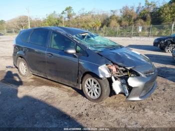  Salvage Toyota Prius v