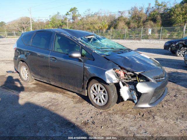  Salvage Toyota Prius v