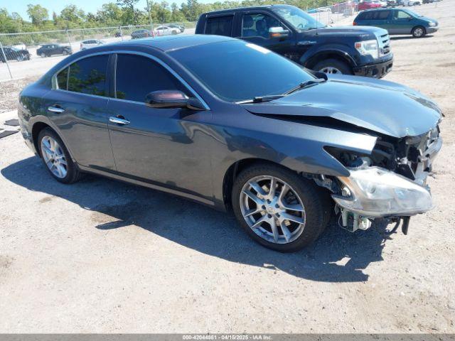  Salvage Nissan Maxima