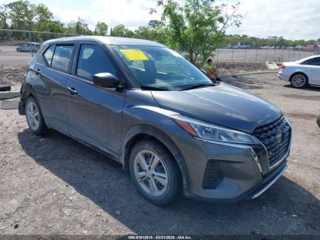  Salvage Nissan Kicks
