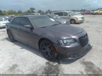 Salvage Chrysler 300