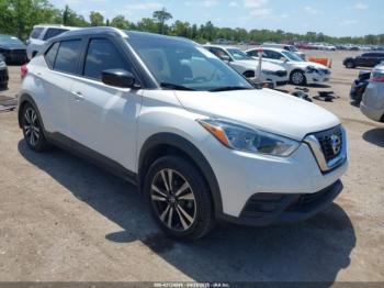  Salvage Nissan Kicks