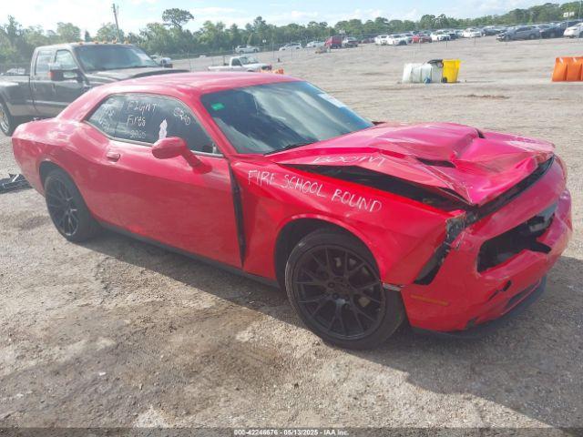  Salvage Dodge Challenger