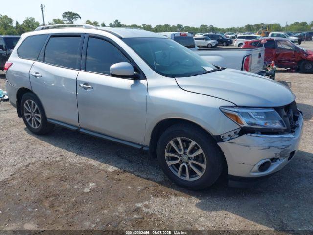  Salvage Nissan Pathfinder