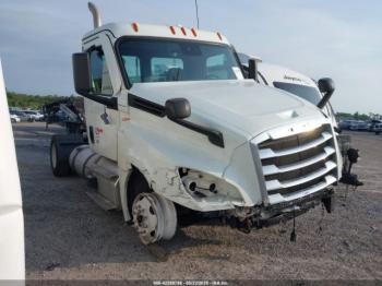  Salvage Freightliner New Cascadia 126