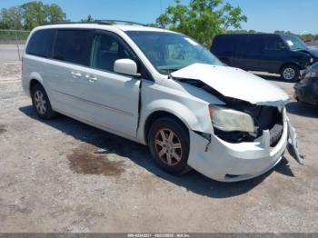  Salvage Chrysler Town & Country