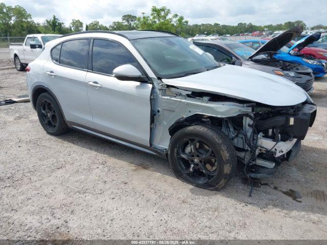  Salvage Alfa Romeo Stelvio