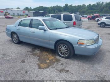  Salvage Lincoln Towncar