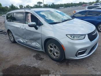  Salvage Chrysler Pacifica