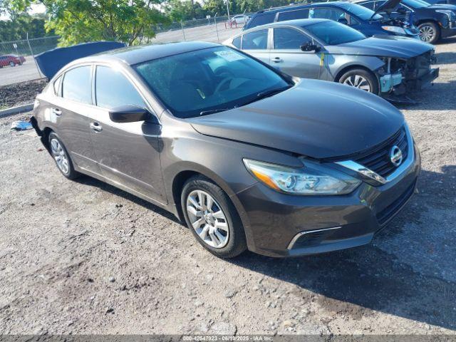  Salvage Nissan Altima