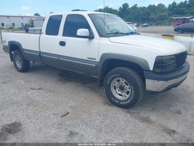  Salvage Chevrolet Silverado 2500