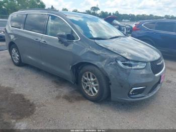  Salvage Chrysler Pacifica
