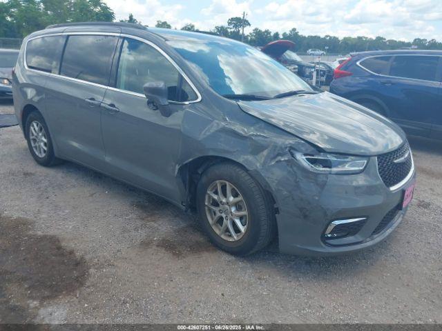  Salvage Chrysler Pacifica