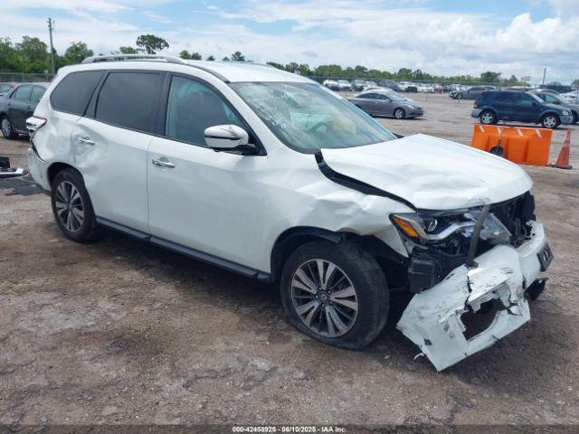  Salvage Nissan Pathfinder