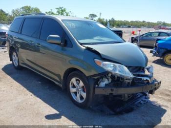  Salvage Toyota Sienna