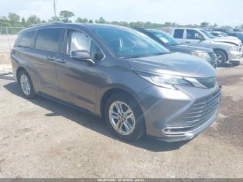  Salvage Toyota Sienna