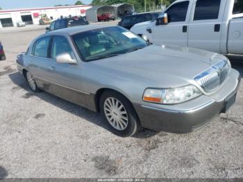  Salvage Lincoln Towncar