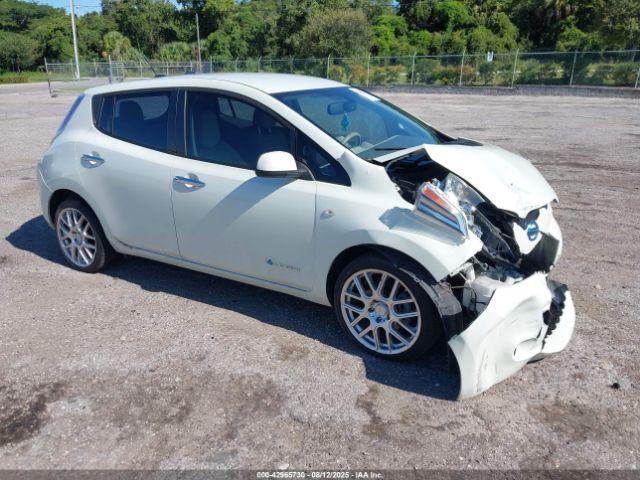  Salvage Nissan LEAF