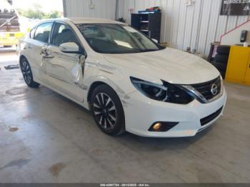  Salvage Nissan Altima