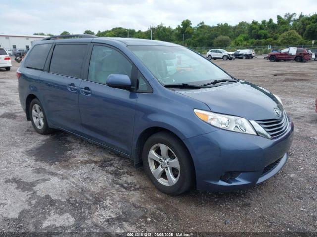  Salvage Toyota Sienna