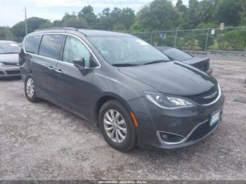  Salvage Chrysler Pacifica