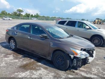  Salvage Nissan Altima