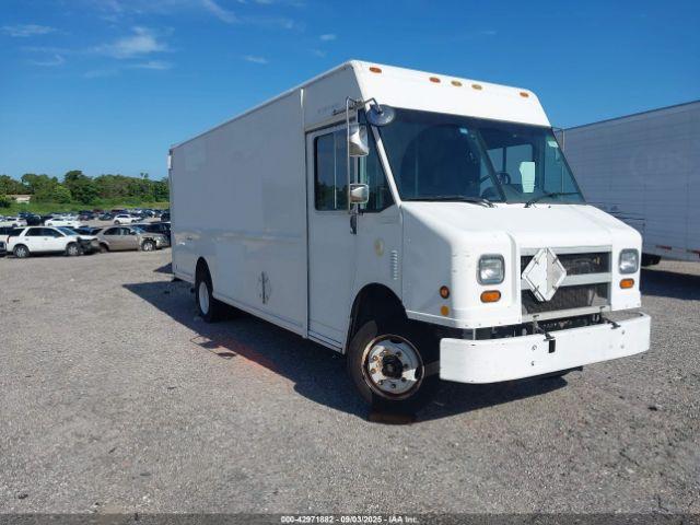  Salvage Freightliner Chassis