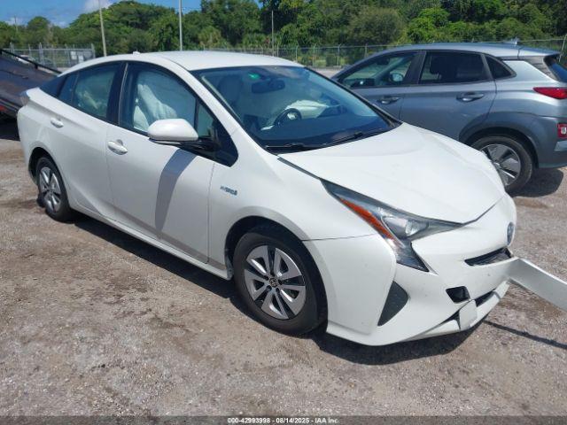  Salvage Toyota Prius