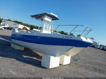  Salvage Sportcraft Boat