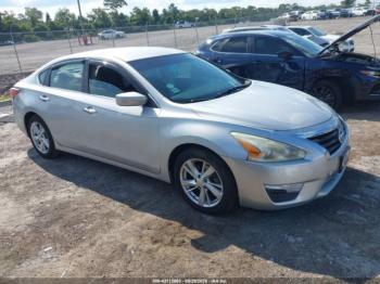  Salvage Nissan Altima