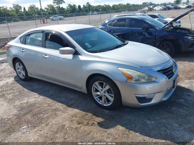  Salvage Nissan Altima