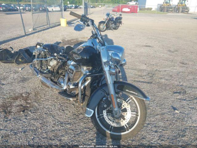  Salvage Harley-Davidson Flhr
