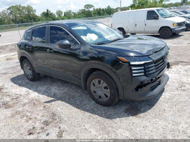  Salvage Nissan Kicks