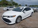 Toyota Camry Le Image 4