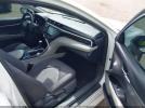 Toyota Camry Le Image 5