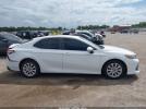 Toyota Camry Le Image 11