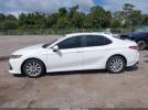 Toyota Camry Le Image 12