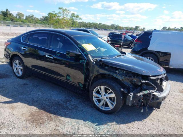  Salvage Nissan Altima